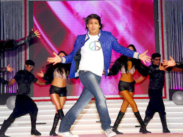 preity jacqueline and vivek at gr8 women awards 2011 in dubai 5