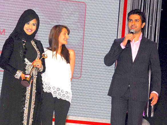 preity jacqueline and vivek at gr8 women awards 2011 in dubai 11