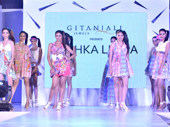nishka lullas fashion show at wow awards 6