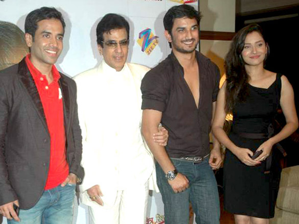 ekta tusshar and jeetendra at pavitra rishta 500 episodes bash 2
