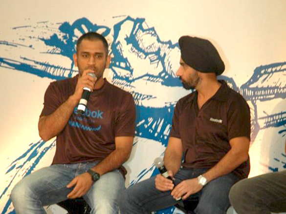 dhoni yuvraj harbhajan and pathan at reebok event 10