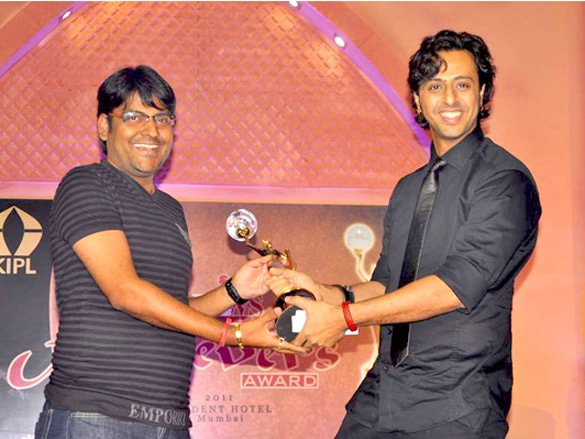 sonali kulkarni and seema biswas at achievers award 2011 5