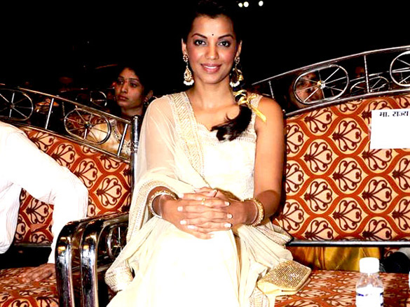 mugdha godse and shabana azmi at maharashtra day celebration 6