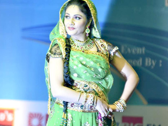 rani priyanka sonakshi and anushka at dadasaheb phalke academy awards 10