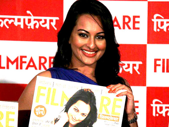 sonakshi sinha unveils latest issue of hindi filmfare 4