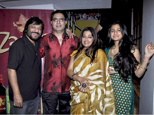 shreyas talpade at suhas awchats goa portuguesa launch 11