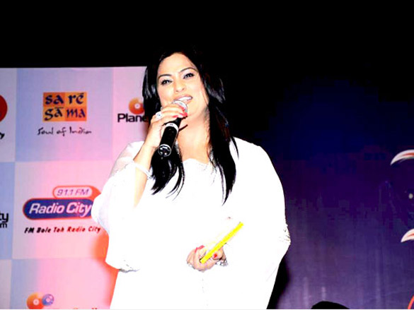 launch of richa sharmas album sai ki tasveer 5