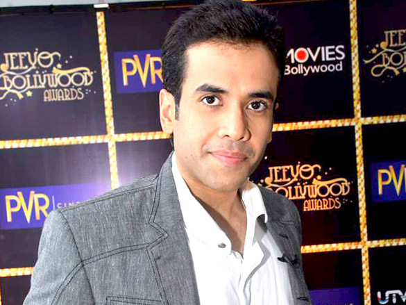 tusshar wins best actor in a comic role at jeeyo bollywood awards 10