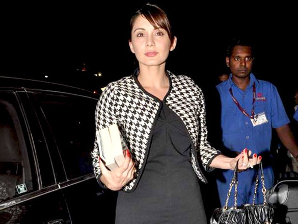 minissha and mallika leave for 64th annual international cannes film festival 3