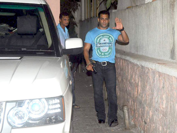 salman and sonakshi at fast five screening 2