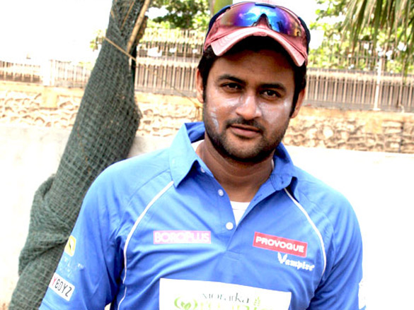 vikas kalantri organises charity cricket match 6