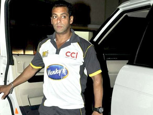 salman khan shoots for ccl campaign 2