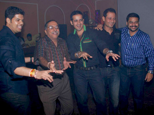 vivek sohail and shiney grace politician vasant davkhareys birthday bash 7