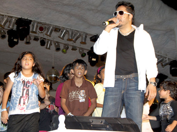 launch of khalis perfume 9