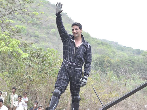 akshay performs a mindboggling stunt for khatron ke khiladi season 4 8