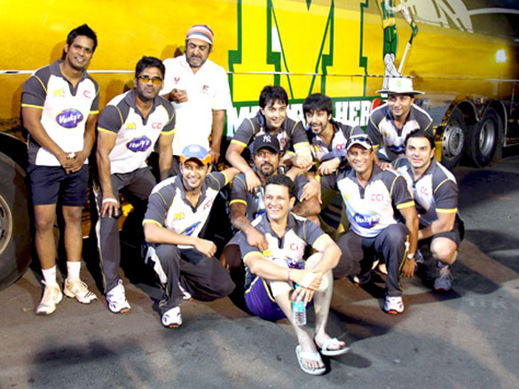 mumbai heroes play practice match in bangalore 2