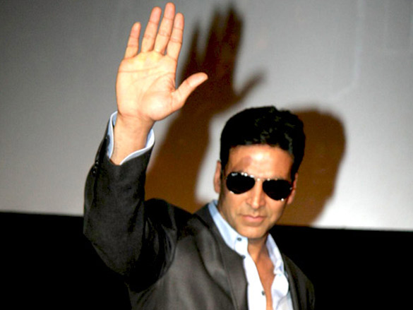 akshay kumar dubs for michael bays transformers 8