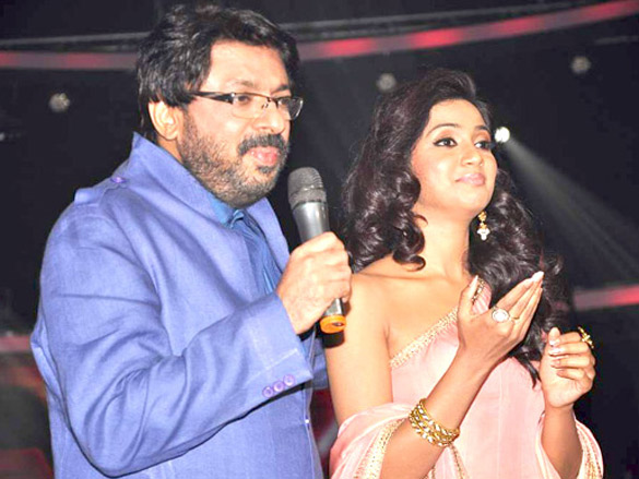 shreya ghoshal at x factor india 12 finalists introduction 6