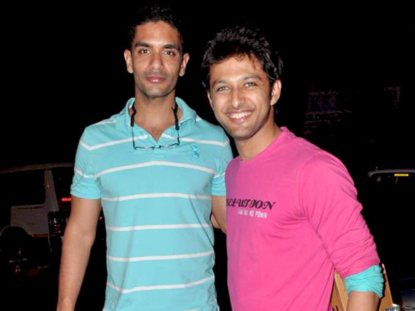 aftabs party for mumbai heroes 8