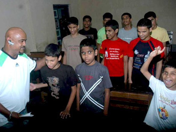 perizaad zorabian and ashutosh gowariker at the sound of music play 8