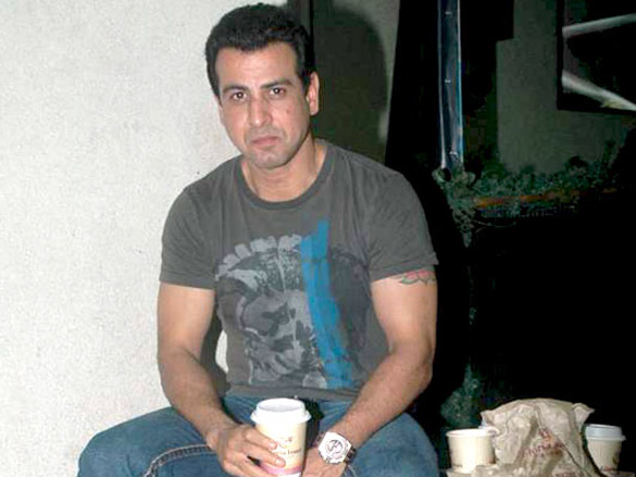 perizaad zorabian and ashutosh gowariker at the sound of music play 11