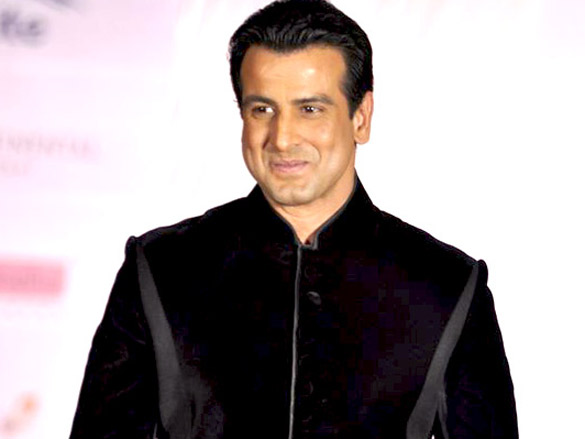 kajol and vivek oberoi walk the ramp at pidilite cpaa charity fashion show 27