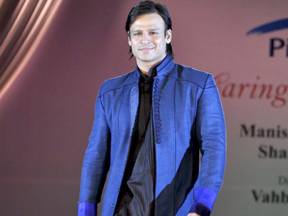 kajol and vivek oberoi walk the ramp at pidilite cpaa charity fashion show 29