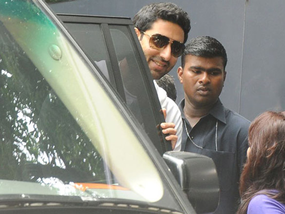 abhishek bachchan snapped post aishwarya rais pregnant news 2