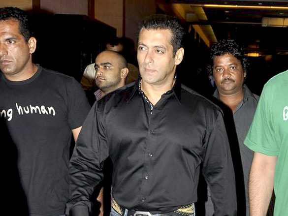 salman khan jives at blackberry playbook launch after party 15