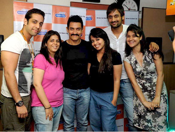 aamir khan visits radio city 91 1 fm 3