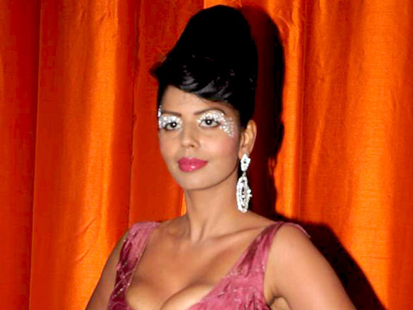 bruna abdulla and bhairavi goswami at vestoria fashion show 6