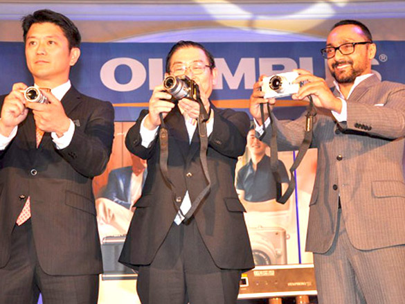 rahul bose unveils olympus cameras 3