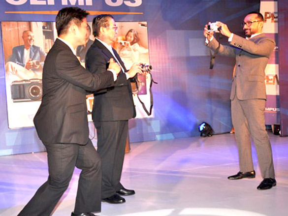 rahul bose unveils olympus cameras 6