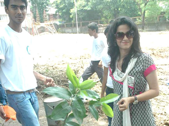 tv actress dimple ghosh opens calls centre for handicapped children 6
