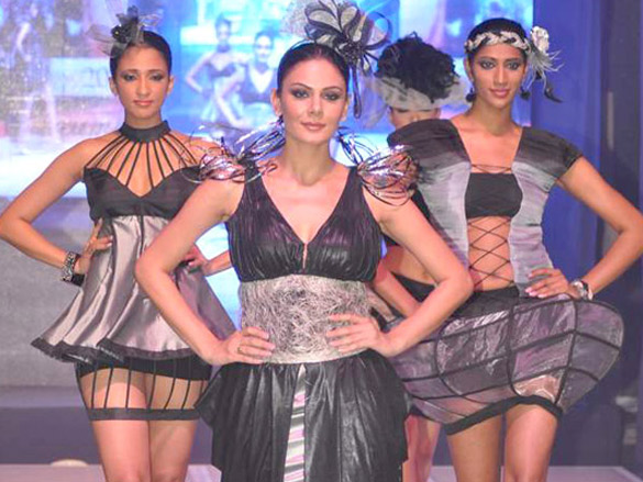 leading models on the ramp for inifd annual fashion show 6