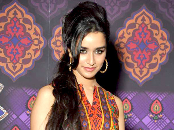 shraddha kapoor models for anita dongres global desi 3