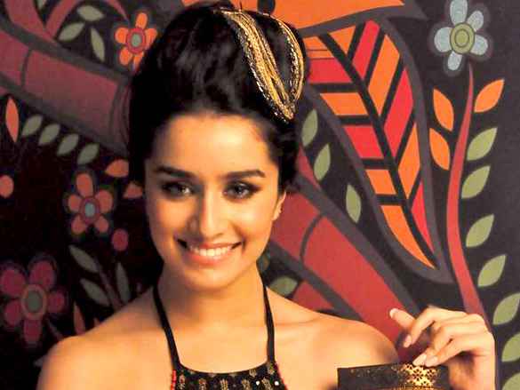 shraddha kapoor models for anita dongres global desi 6