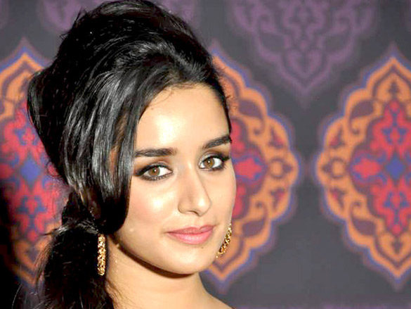 shraddha kapoor models for anita dongres global desi 7