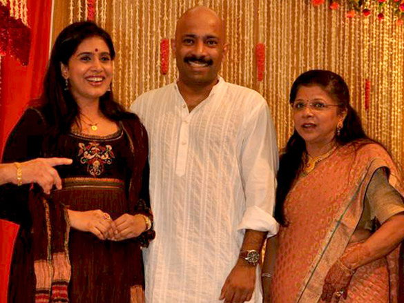 dr abhishek and dr shefalis wedding reception 9