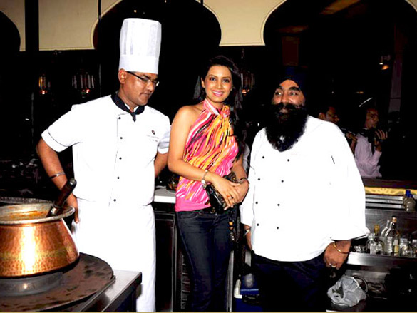 geeta basra at sahara stars punjabi food festival 3