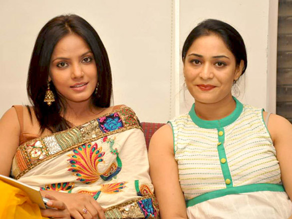 neetu chandra and rahul singh at reka ranas art exhibition 5