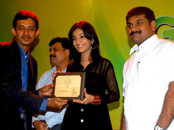 amrita rao at the launch of times green ganesha 2