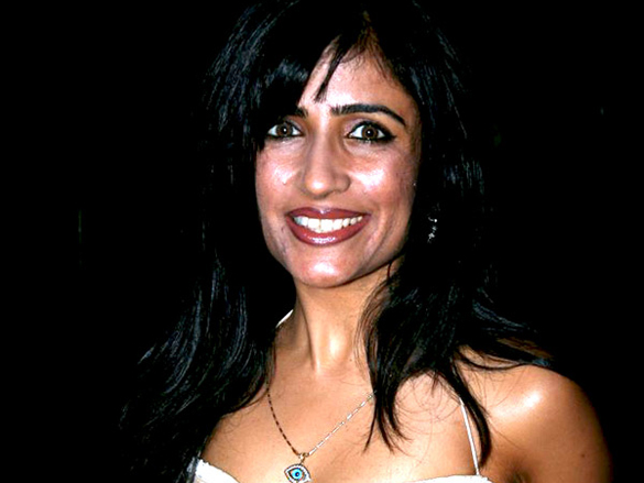 tulip joshi and vansh at videsh heaven on earth screening 6