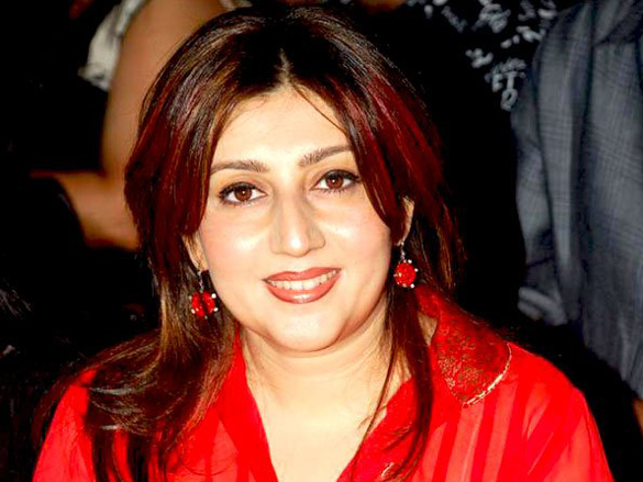 vikram phadnis and shaina nc judge bd somanis fashion show 8