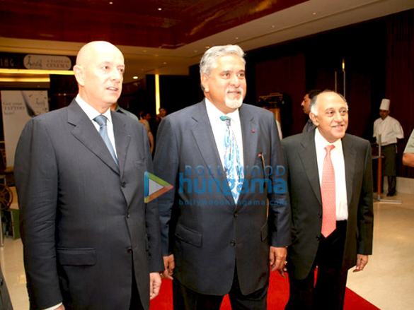 vijay mallya with the models at the sopexa french wine fest 2