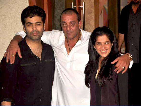 srk arjun rampal and karan johar at sanjay dutts bash for manyatas birthday 4