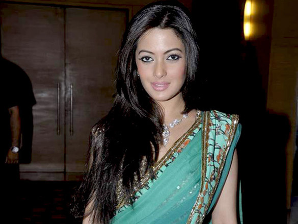 bipasha sonam and soha grace beti gitanjalis show at iijw 2011 6