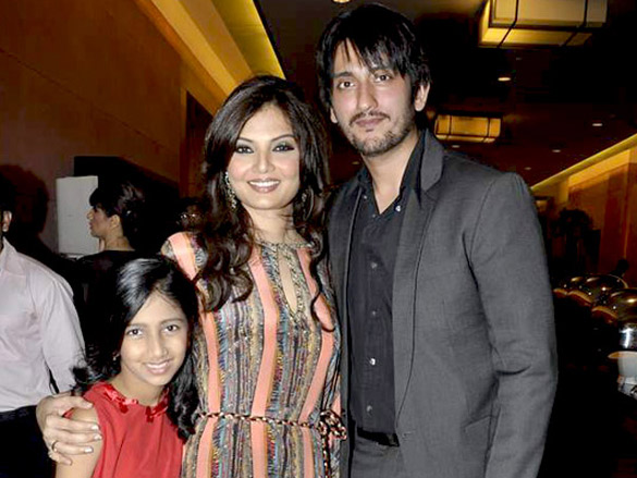 bipasha sonam and soha grace beti gitanjalis show at iijw 2011 8