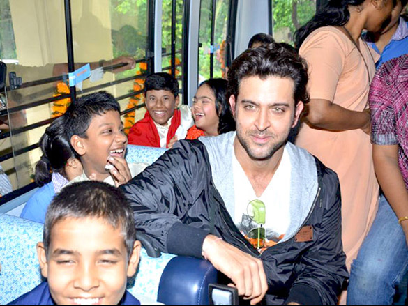 hrithik donates bus to dilkush school 7
