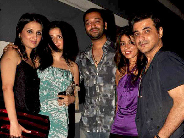 anu dewan and anna singh at sanjay kapoors private dinner 3